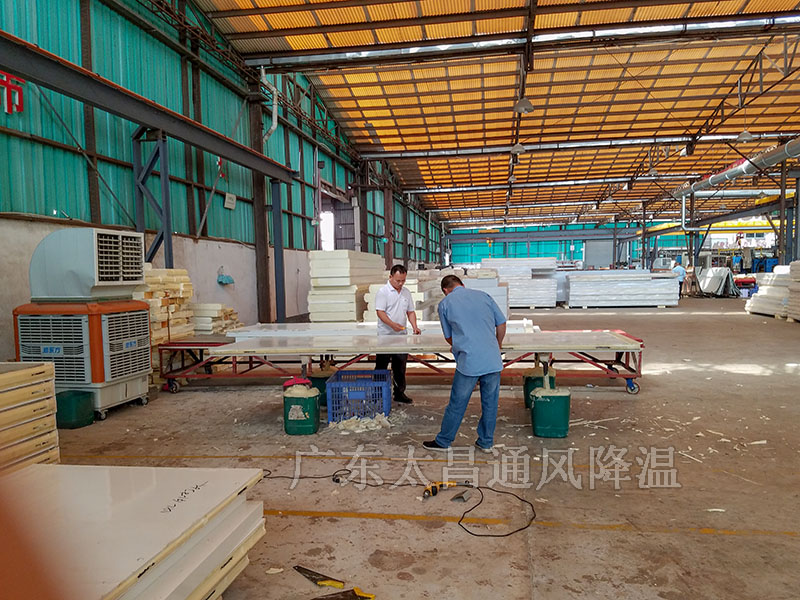 移動式環(huán)?？照{(diào)在工業(yè)廠房的應(yīng)用